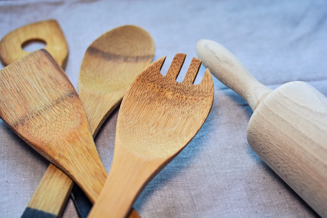 10 Creative Ways to Use Old Kitchen Utensils in Crafts